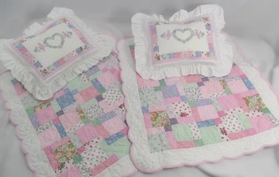 Doll Quilt Scallop Edge