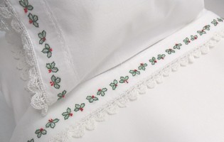 Doll Sheet Set Embroidered Holly